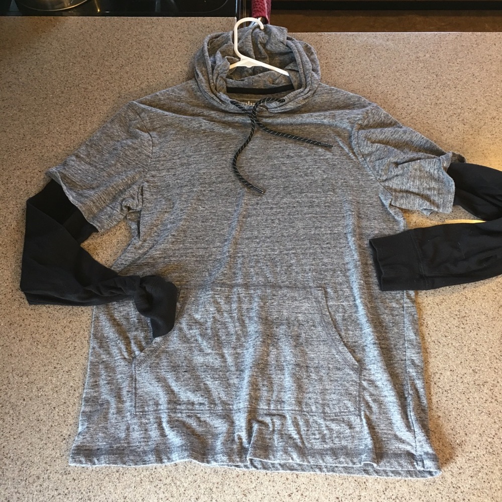 Men’s tshirt, long sleeve, excellent condition